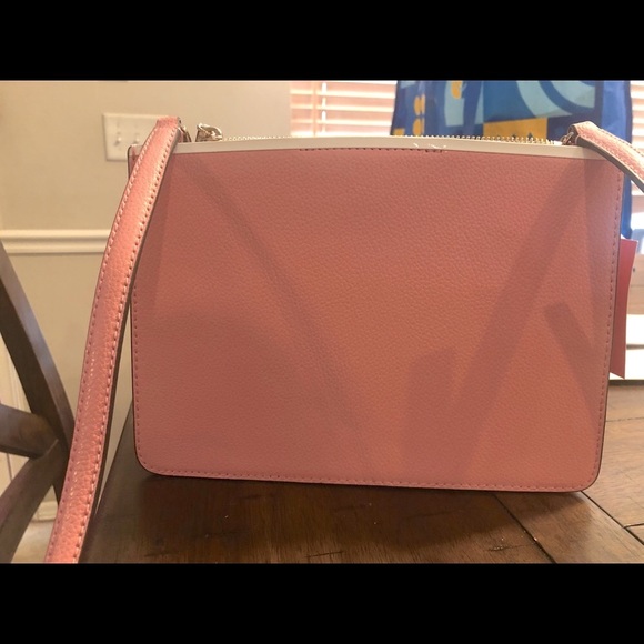Kate Spade Pink Crossbody with light gold hardware - Picture 2 of 7